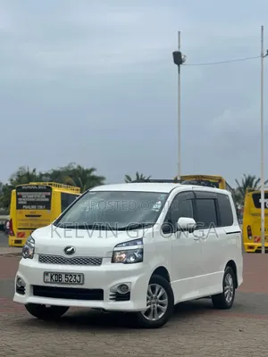 Toyota Noah 2014 White