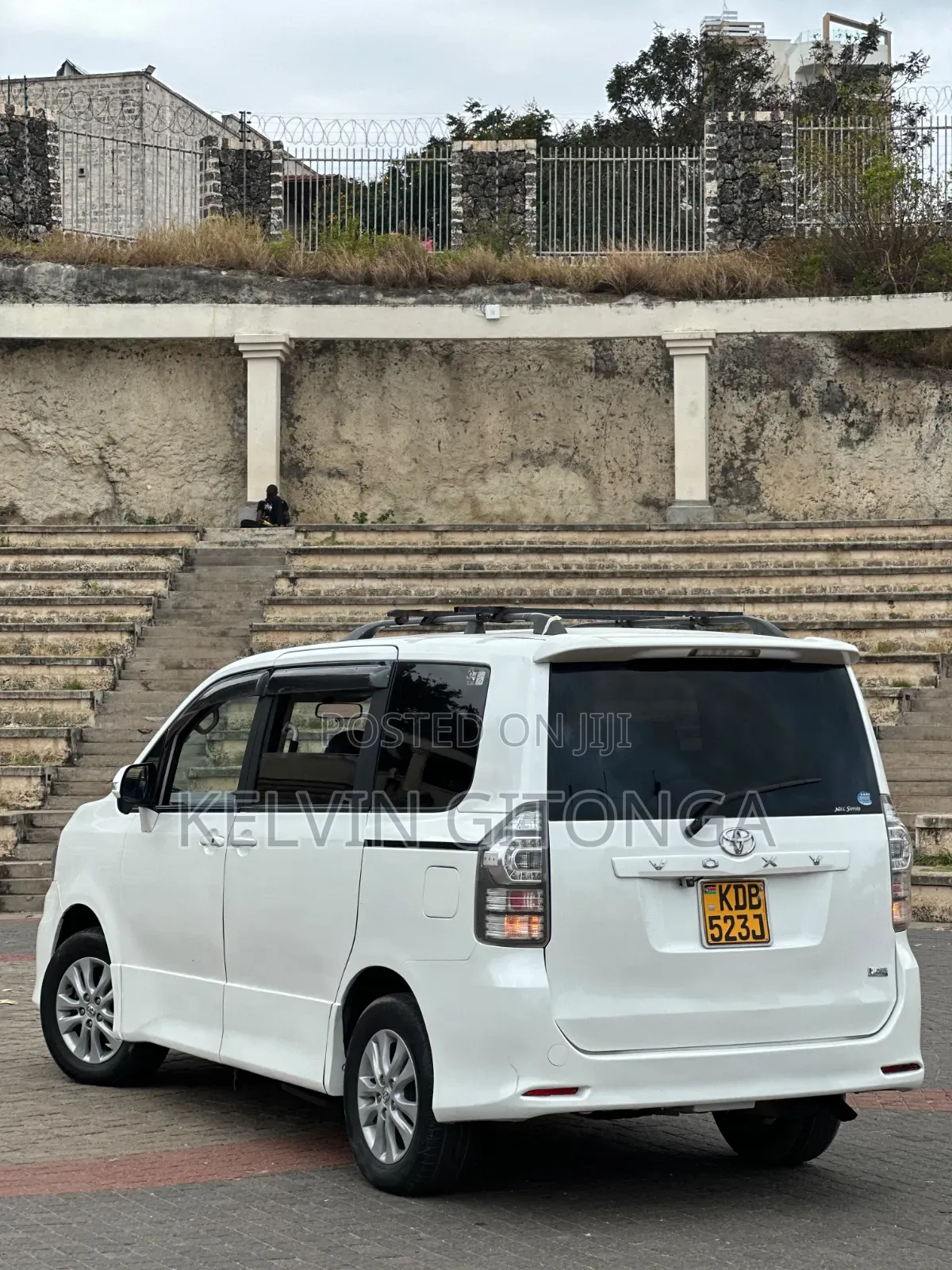 Toyota Noah 2014 White