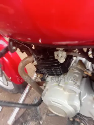 Bajaj Boxer 125 2026 Red