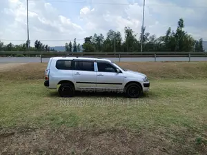 Toyota Succeed 2011 Silver