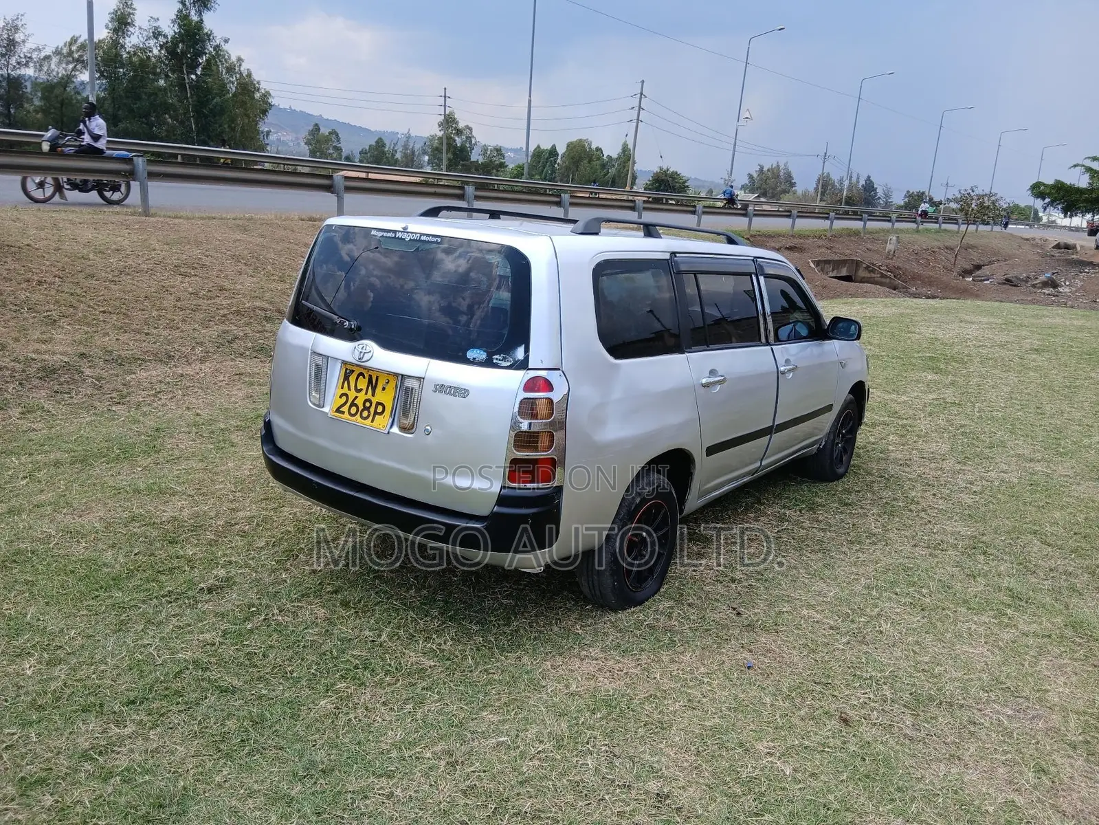 Toyota Succeed 2011 Silver