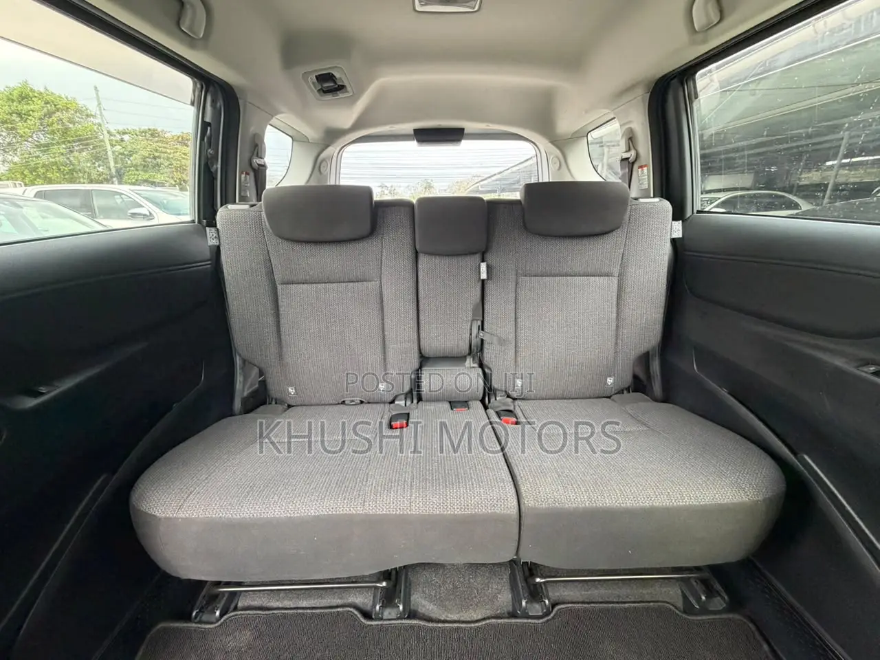 Toyota Sienta 2019 Silver