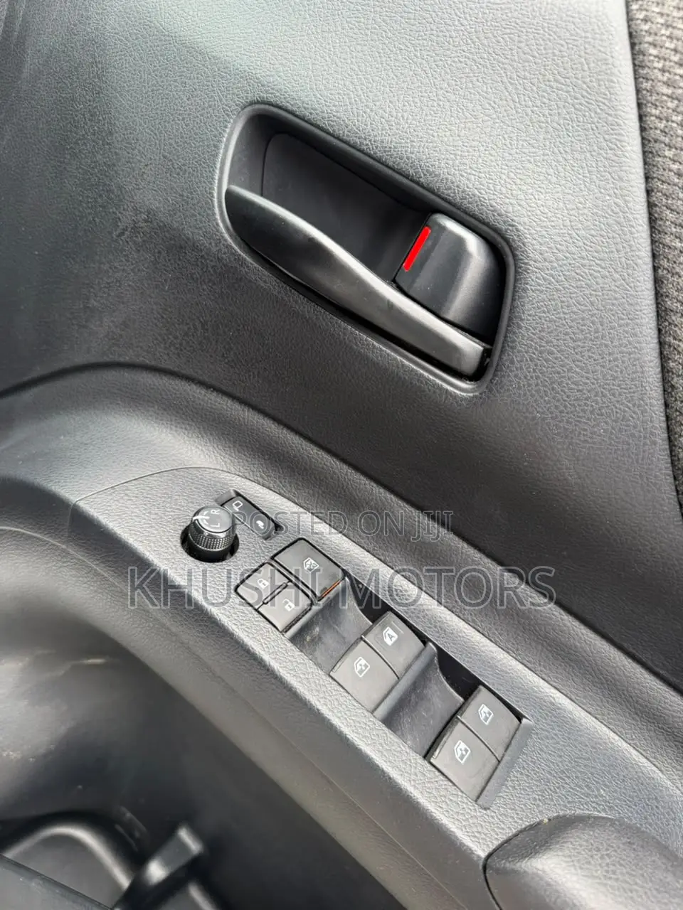 Toyota Sienta 2019 Silver