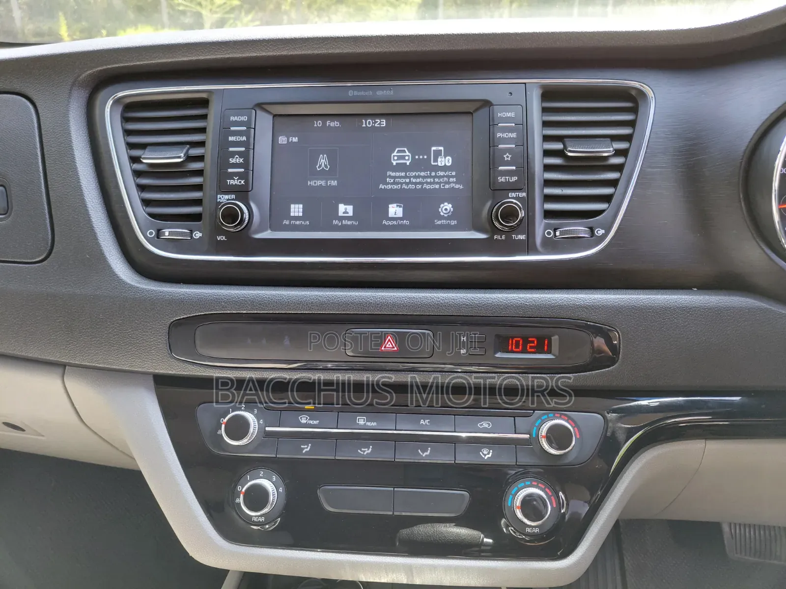 Kia Carnival 2019 Silver