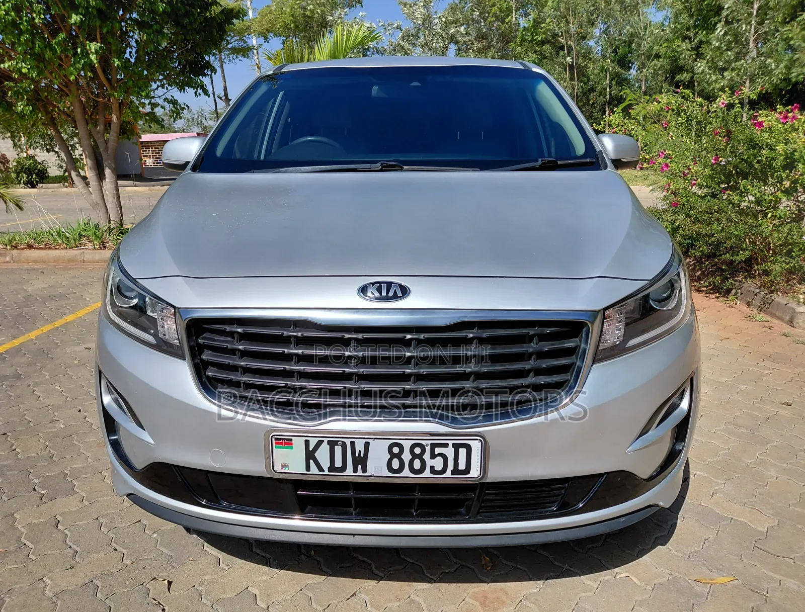 Kia Carnival 2019 Silver