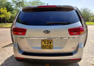Kia Carnival 2019 Silver