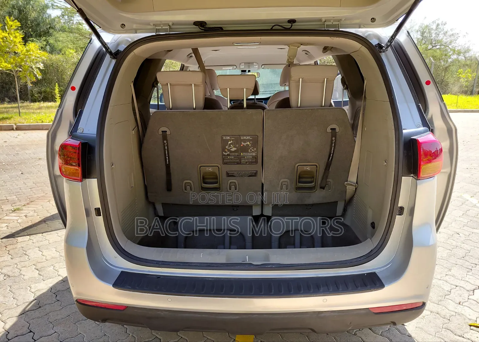 Kia Carnival 2019 Silver