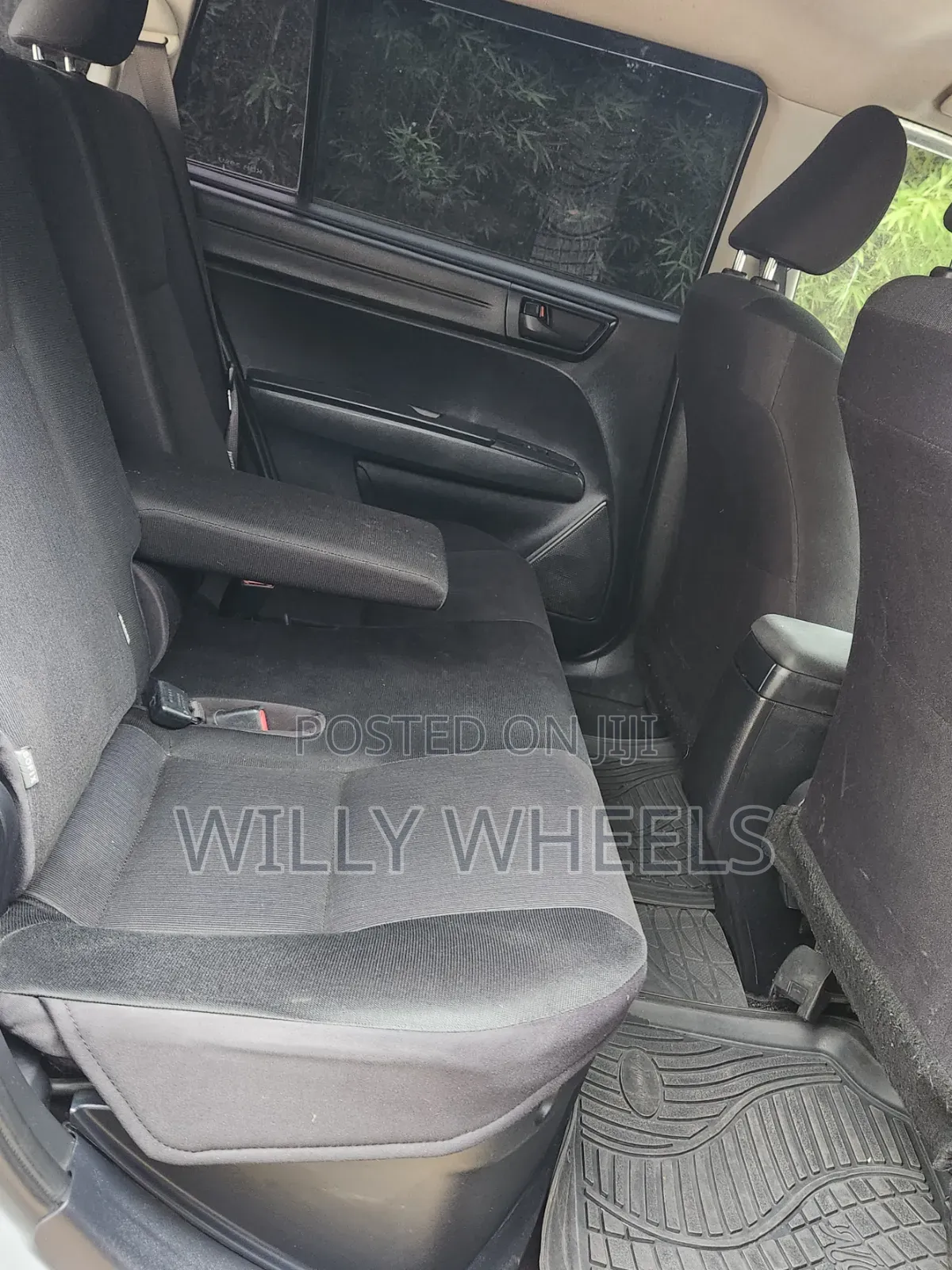 Toyota Corolla Fielder 1.5 Hybrid FWD 2017 Silver