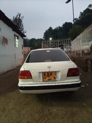 Toyota Corolla 1998 White