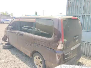 Nissan Serena 2010 Purple