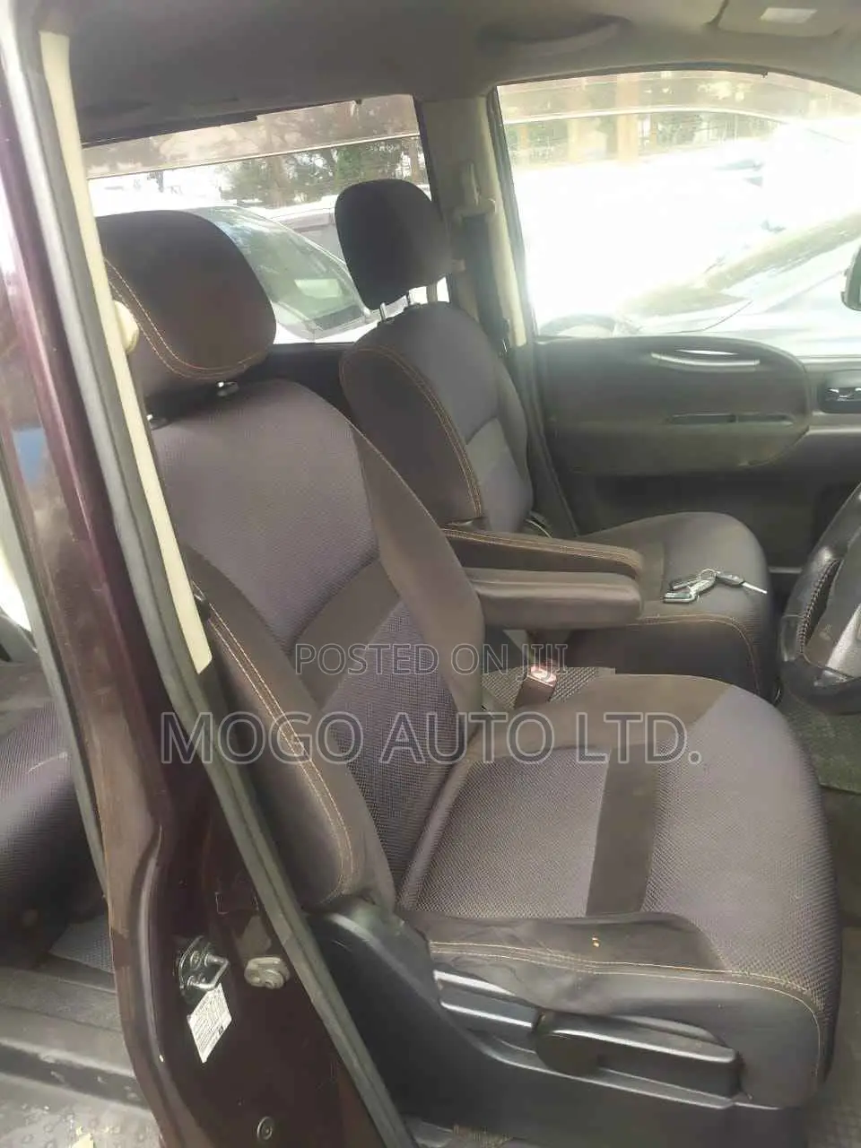 Nissan Serena 2010 Purple