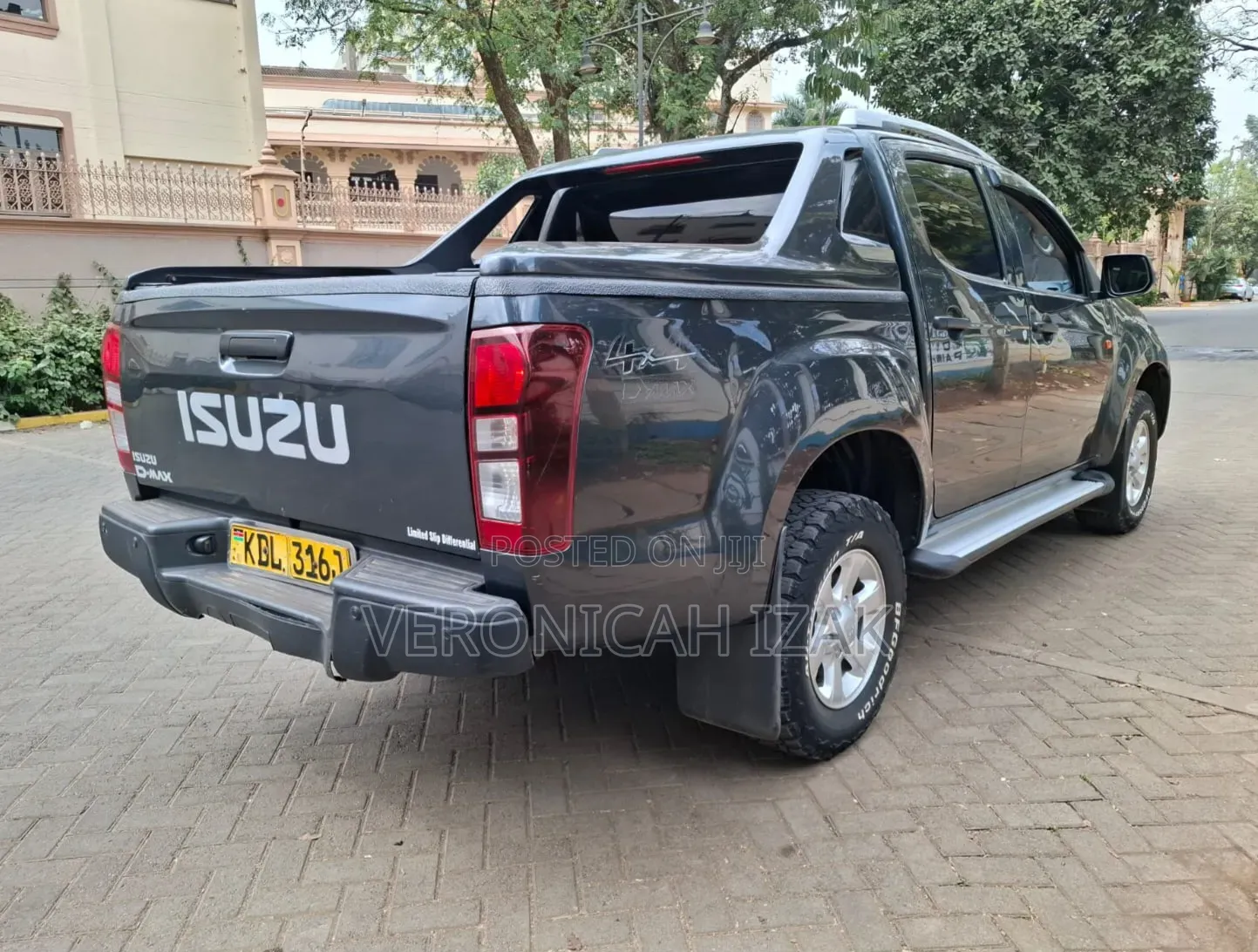 Isuzu D-MAX 2022 Gray