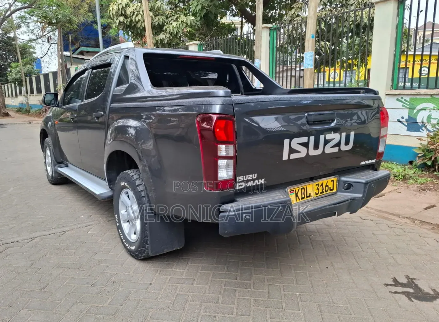 Isuzu D-MAX 2022 Gray
