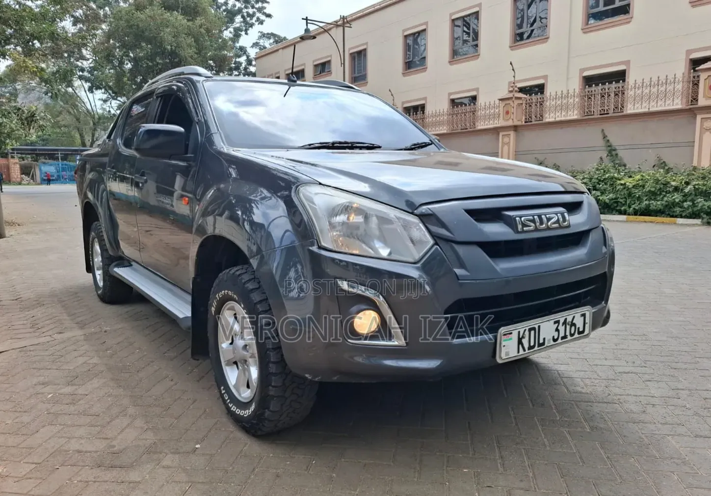 Isuzu D-MAX 2022 Gray