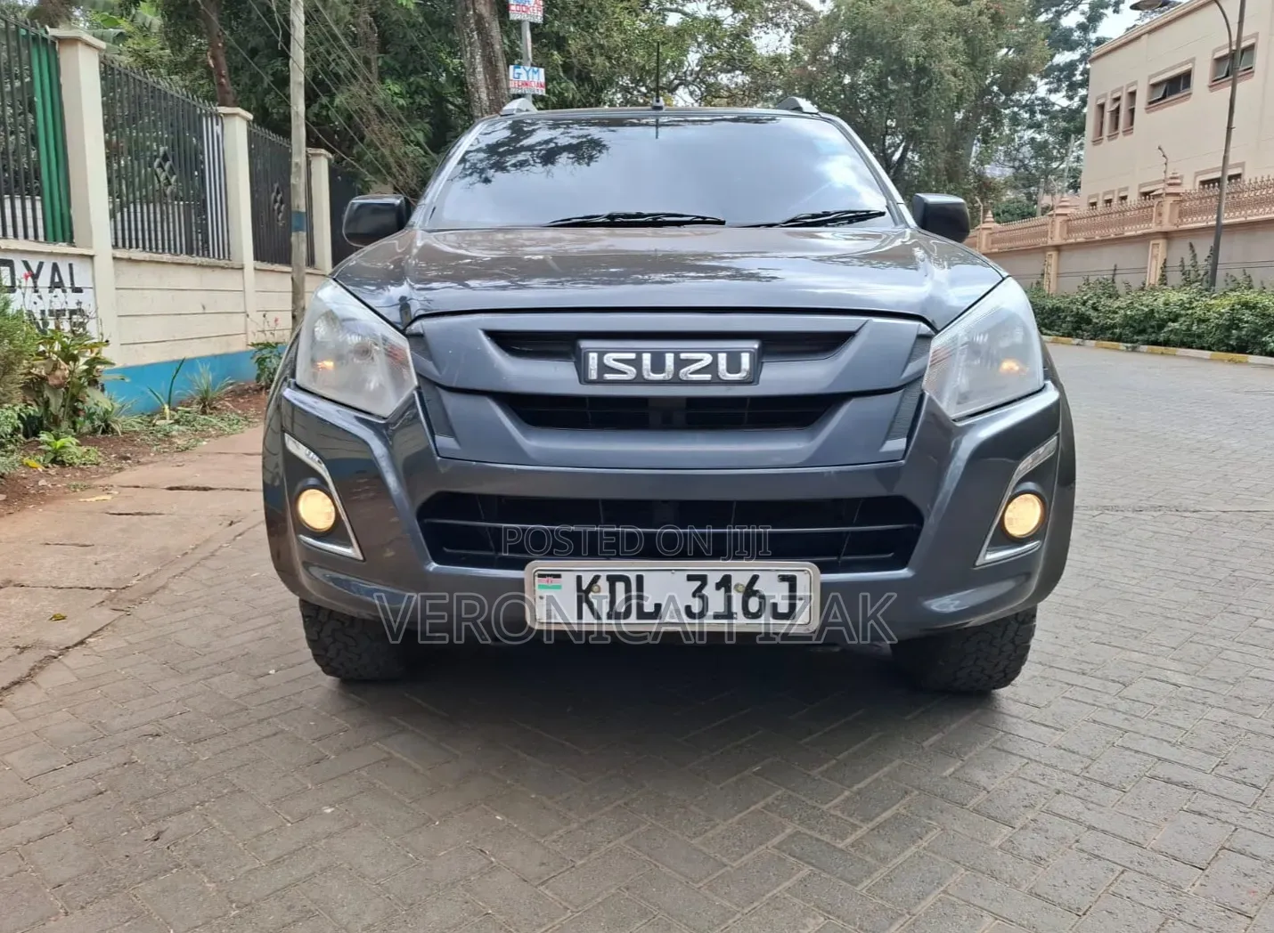 Isuzu D-MAX 2022 Gray