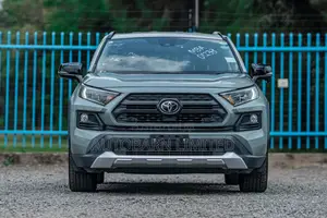 Toyota RAV4 Adventure 2019 Green