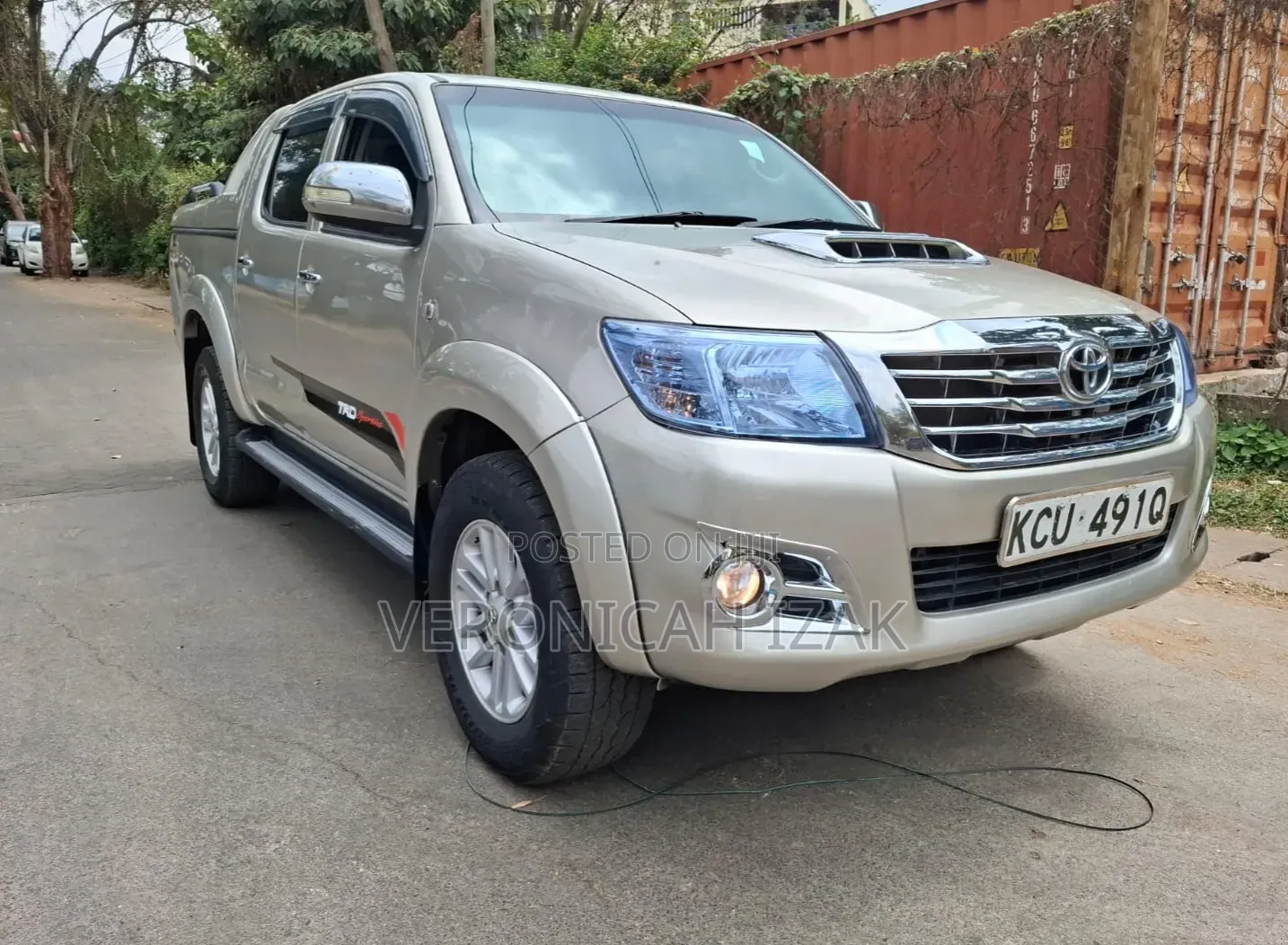 Toyota Hilux 2013 Silver