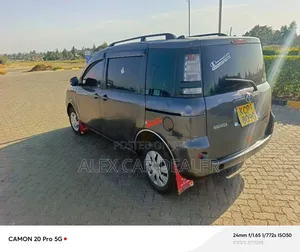 Toyota Sienta 2011 Gray