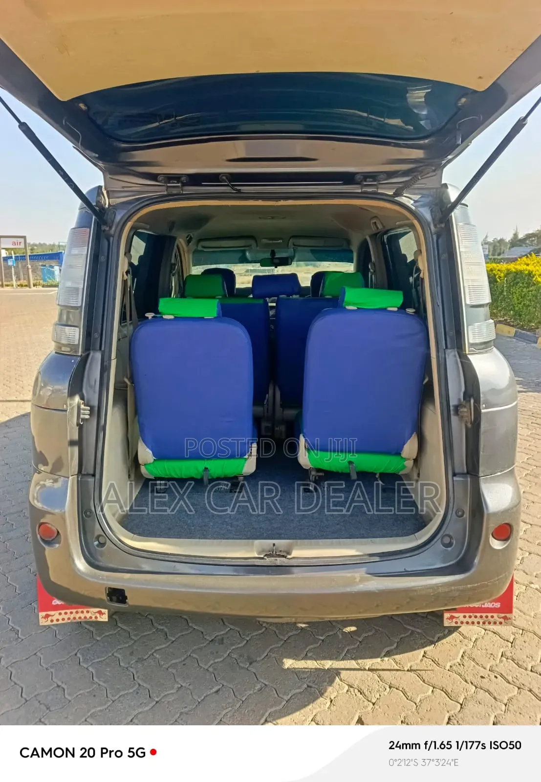 Toyota Sienta 2011 Gray