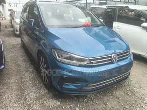 Volkswagen Touran 2019 Blue