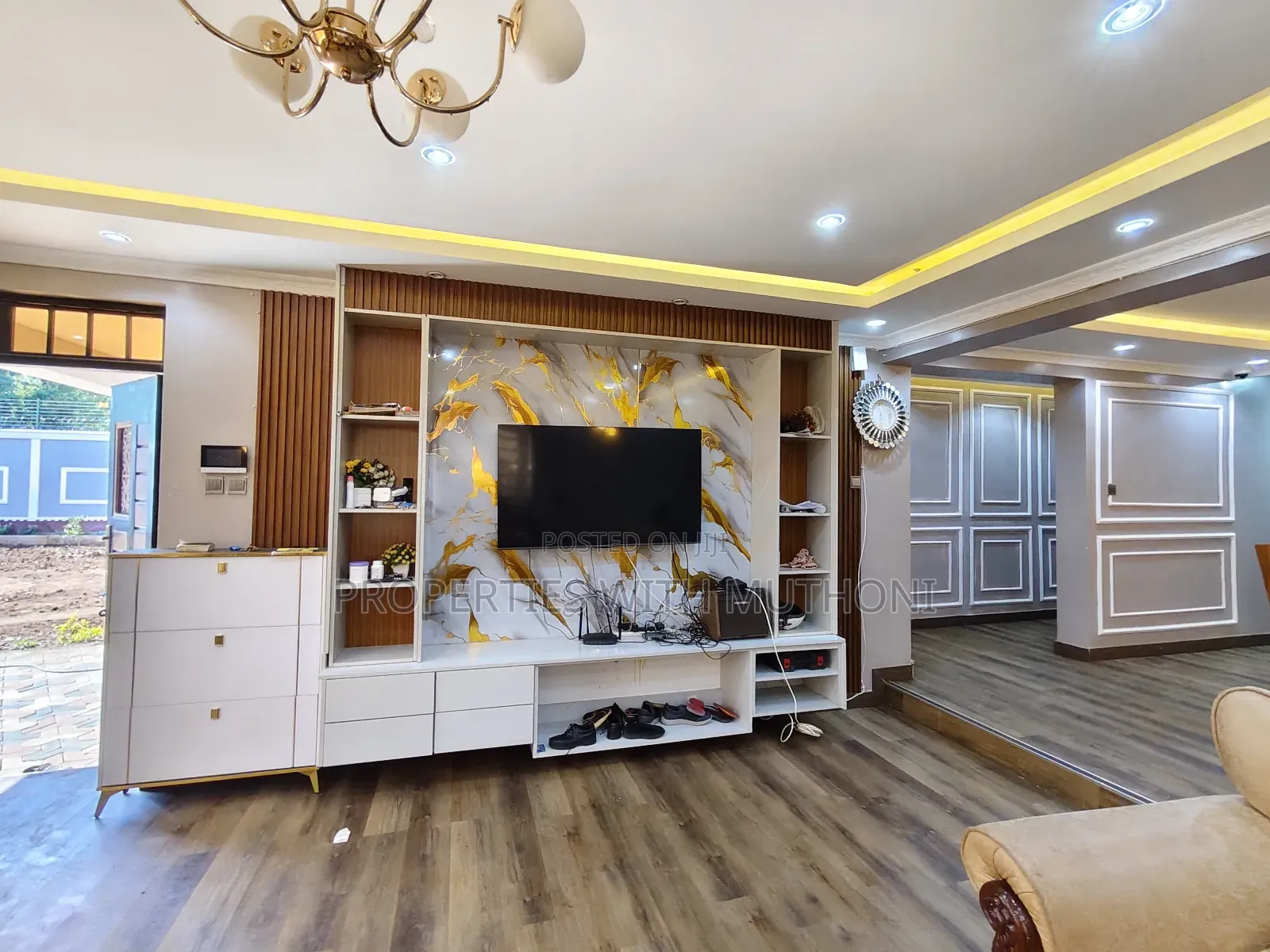 6bdrm Maisonette in Kibiku for sale