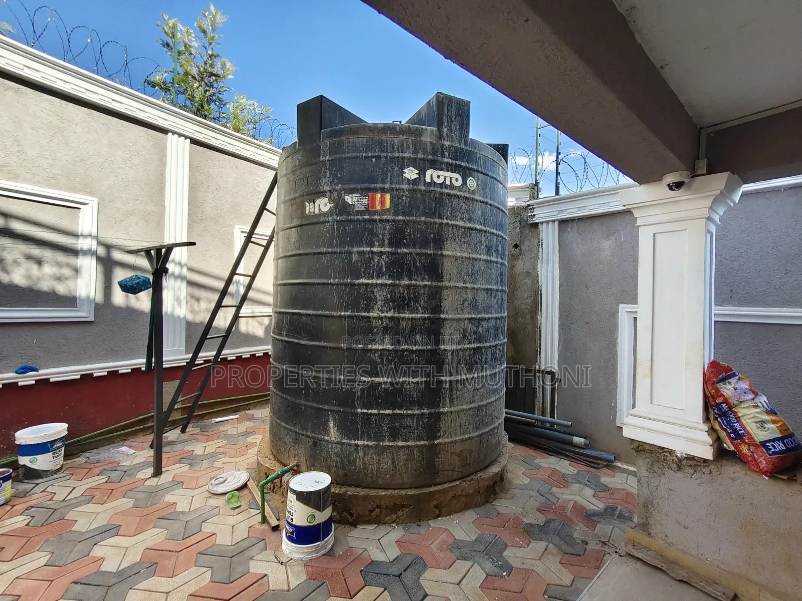 6bdrm Maisonette in Kibiku for sale