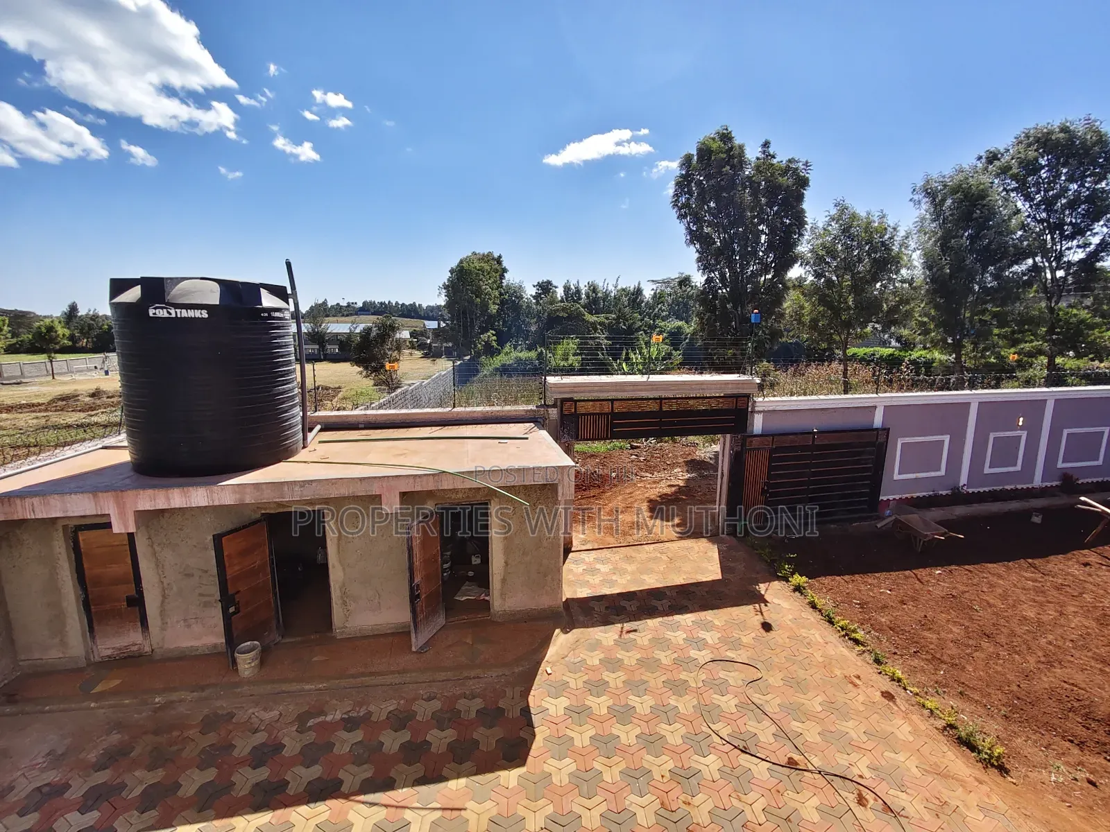 6bdrm Maisonette in Kibiku for sale