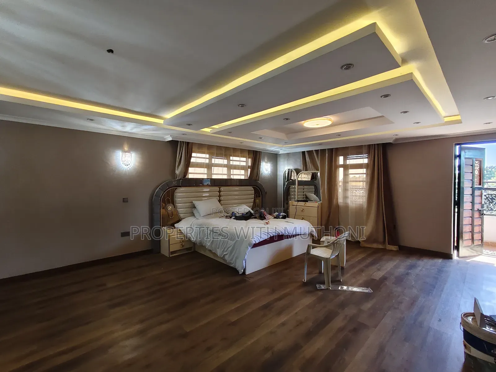 6bdrm Maisonette in Kibiku for sale
