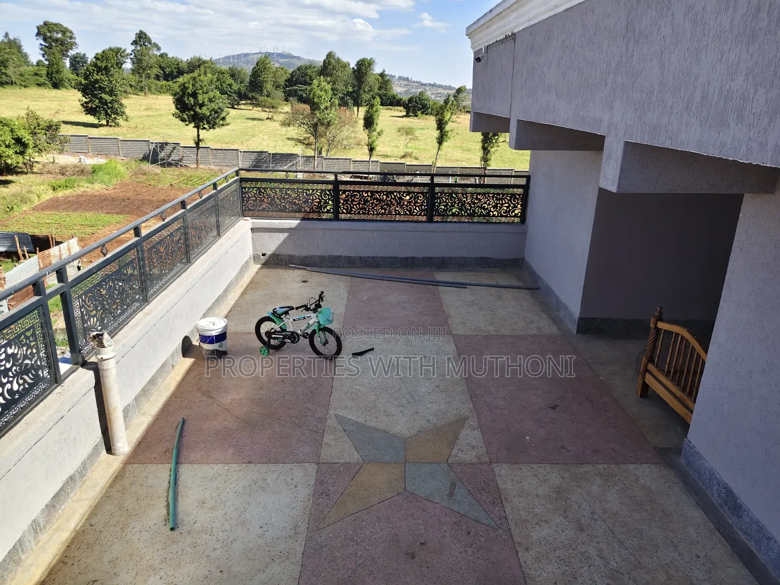 6bdrm Maisonette in Kibiku for sale