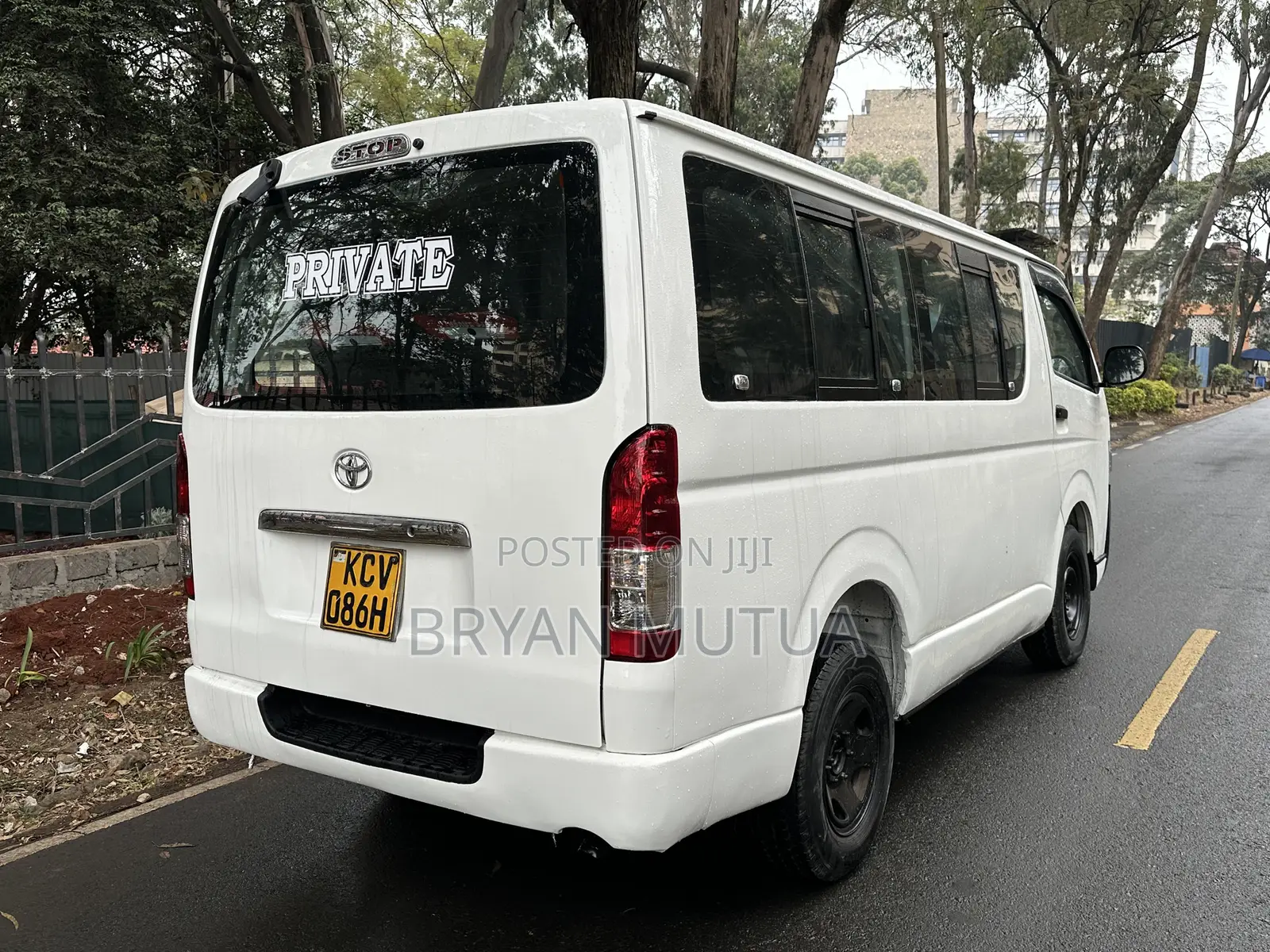 Toyota HiAce 2012 White