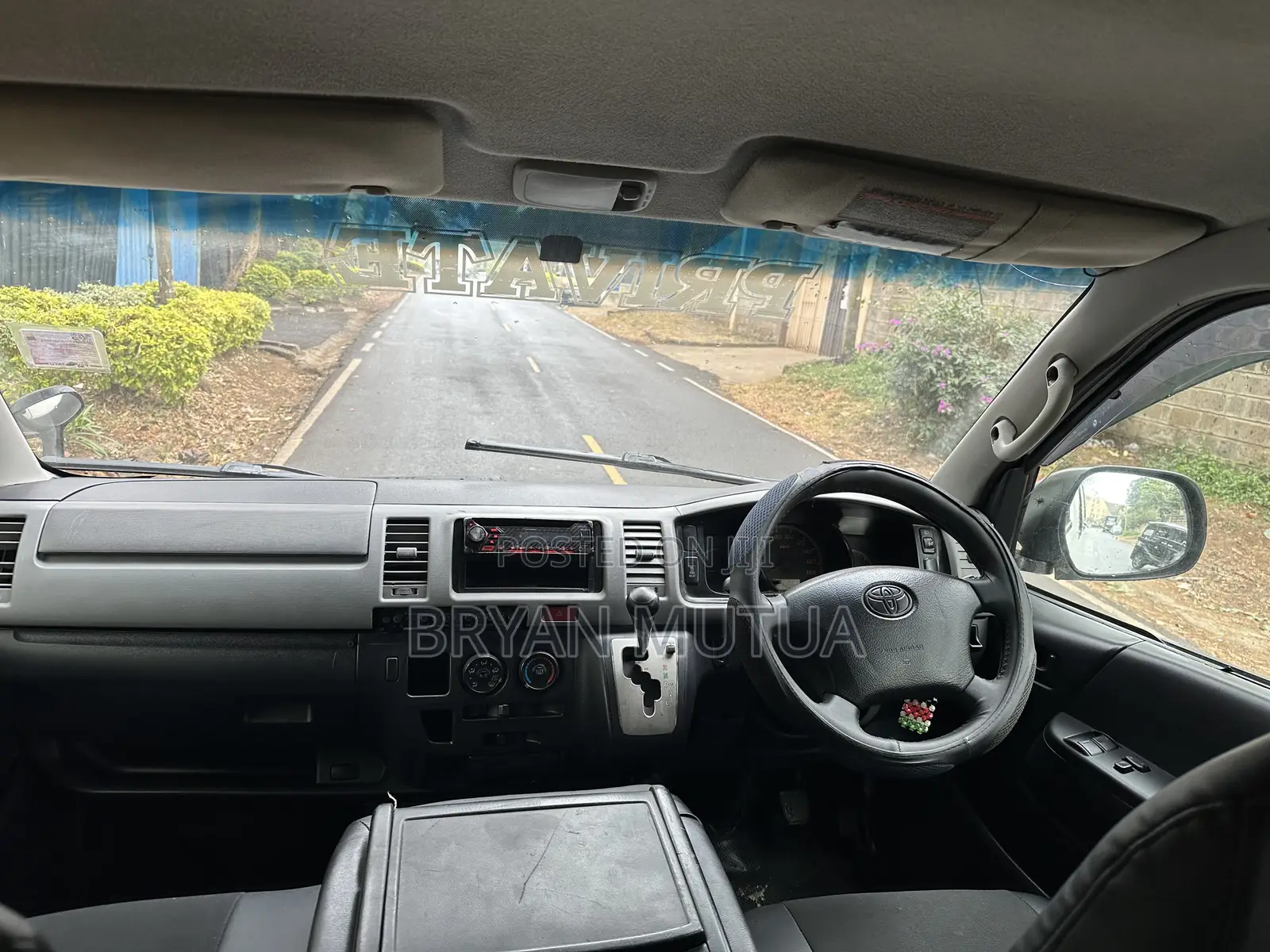 Toyota HiAce 2012 White