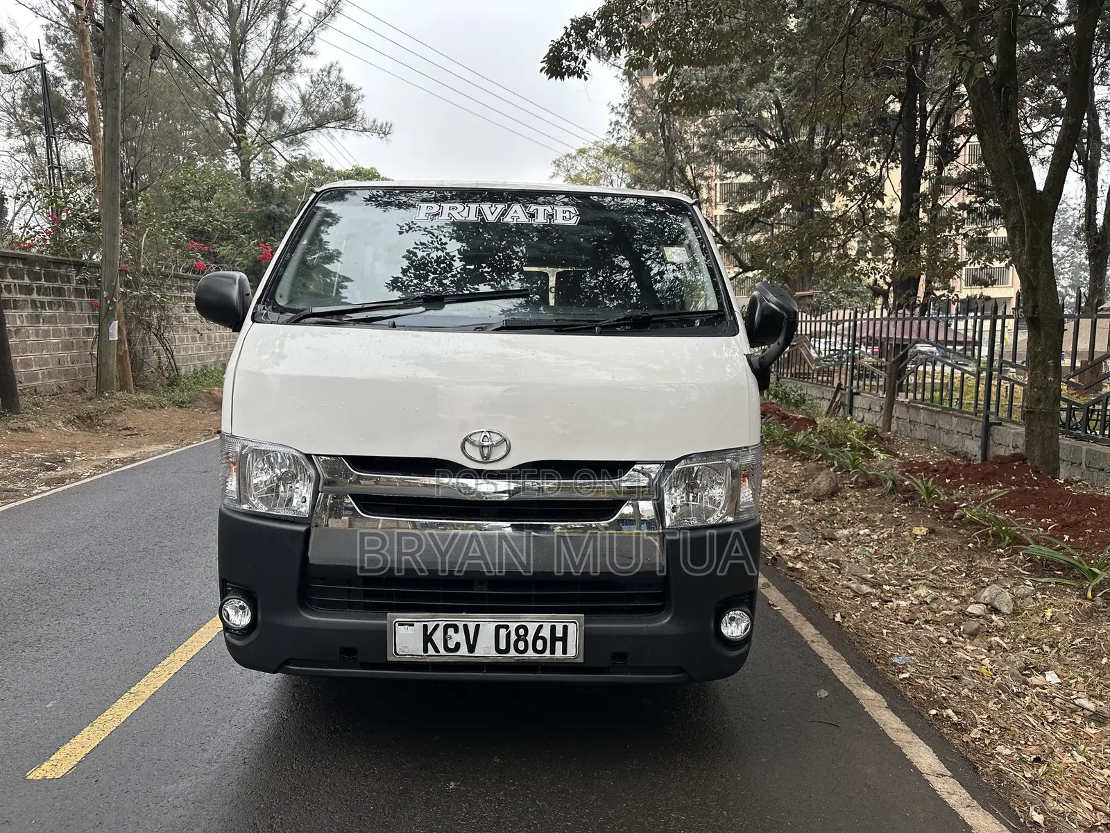 Toyota HiAce 2012 White