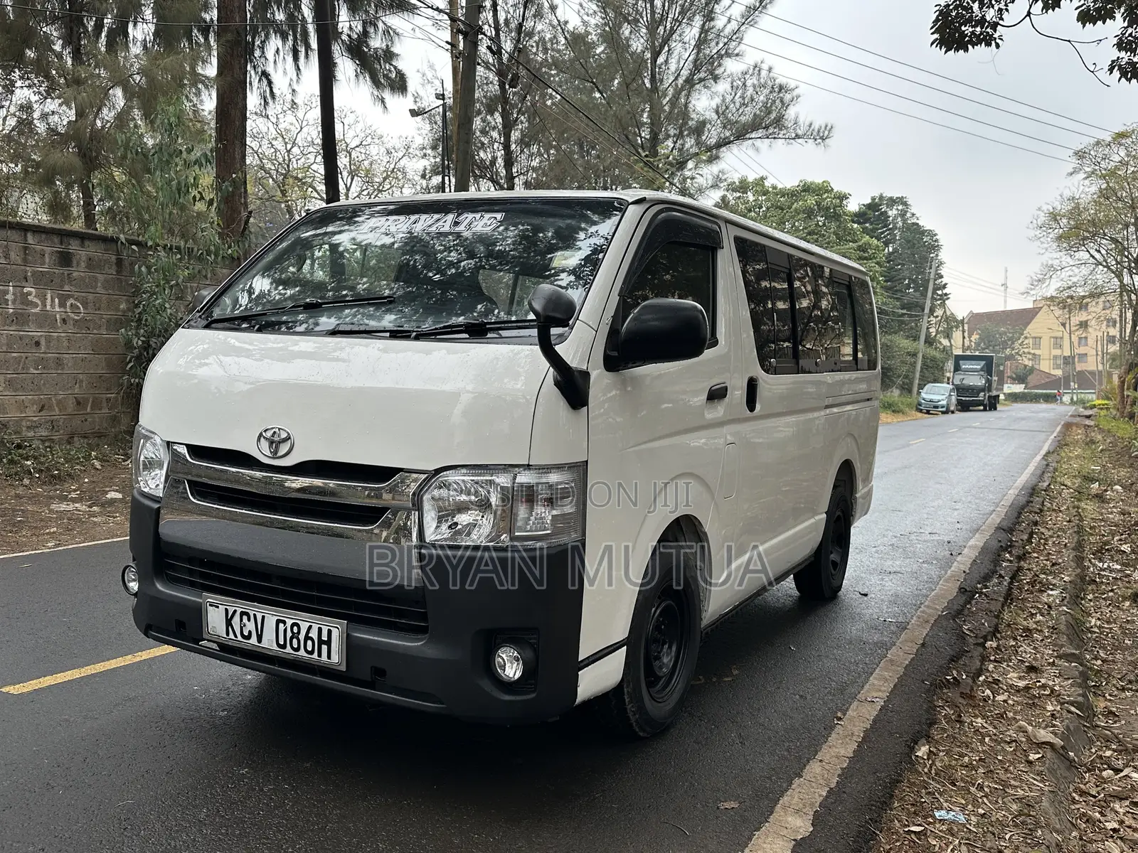 Toyota HiAce 2012 White