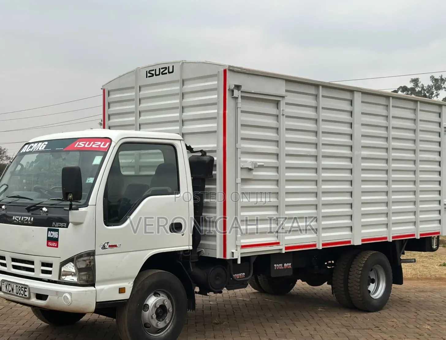 Isuzu NPR 2019