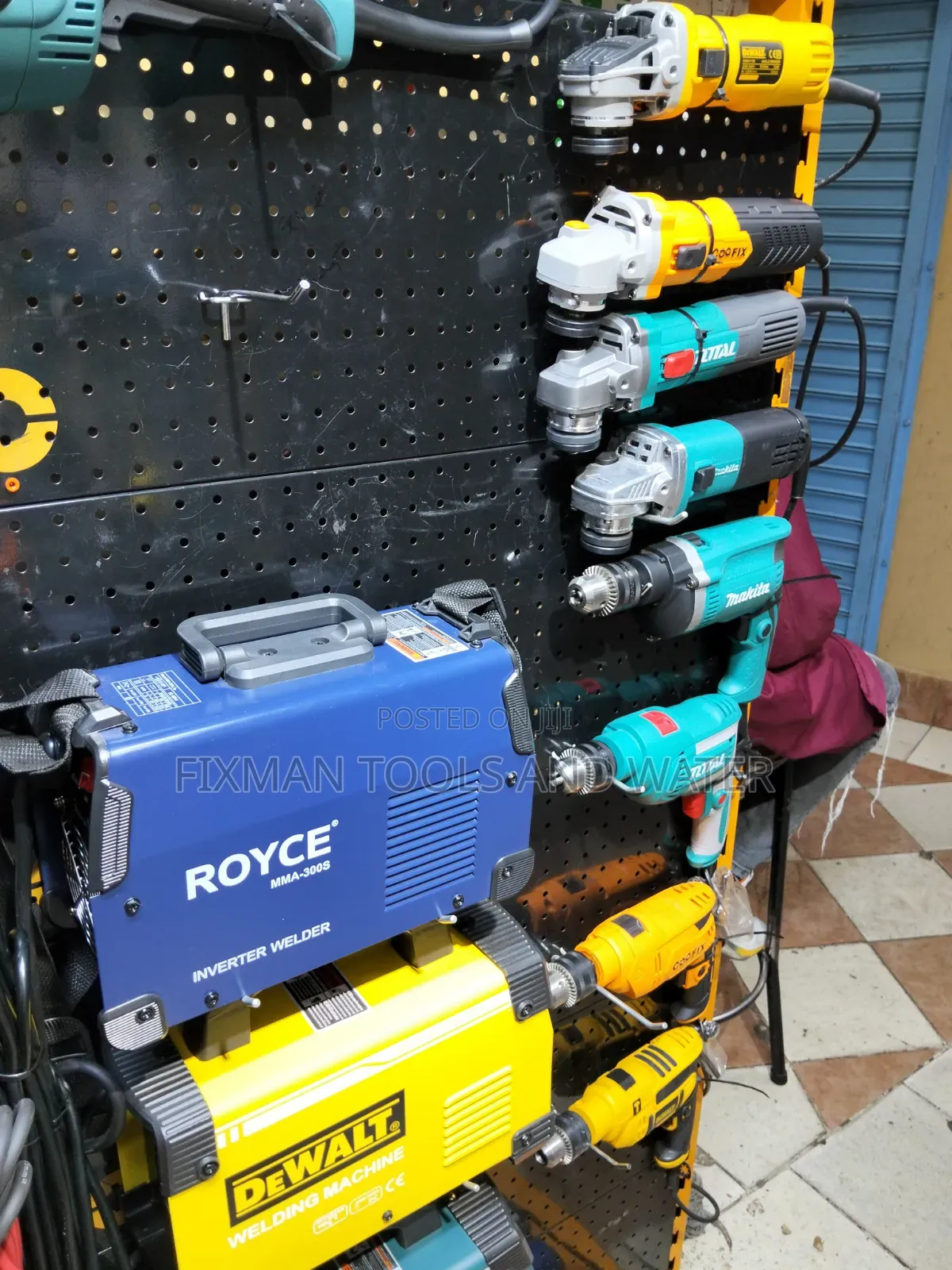 New Makita Impact Drill With Hummer 710W 240 v and FREE Bits