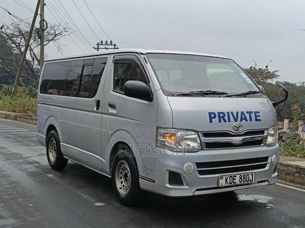 Toyota HiAce 2014 Silver
