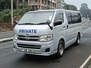 Toyota HiAce 2014 Silver