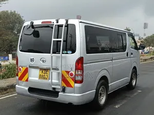 Toyota HiAce 2014 Silver