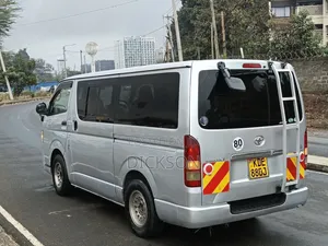 Toyota HiAce 2014 Silver