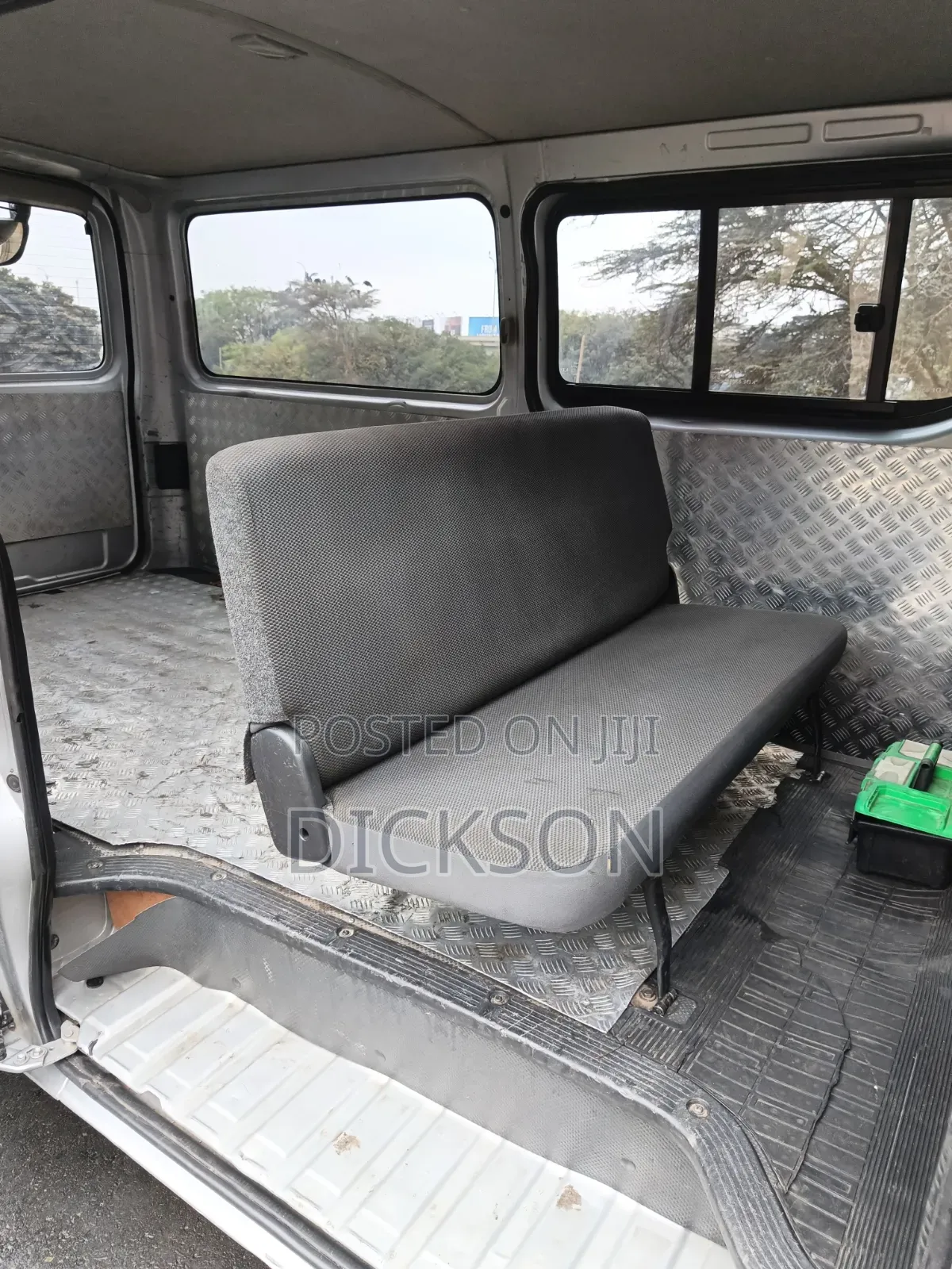 Toyota HiAce 2014 Silver