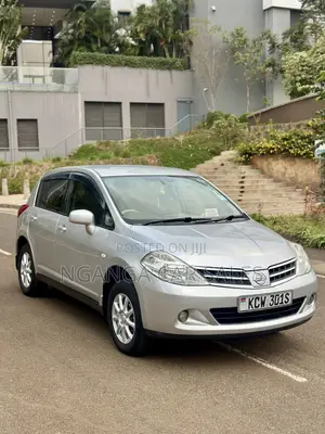 Nissan Tiida 2012 Silver