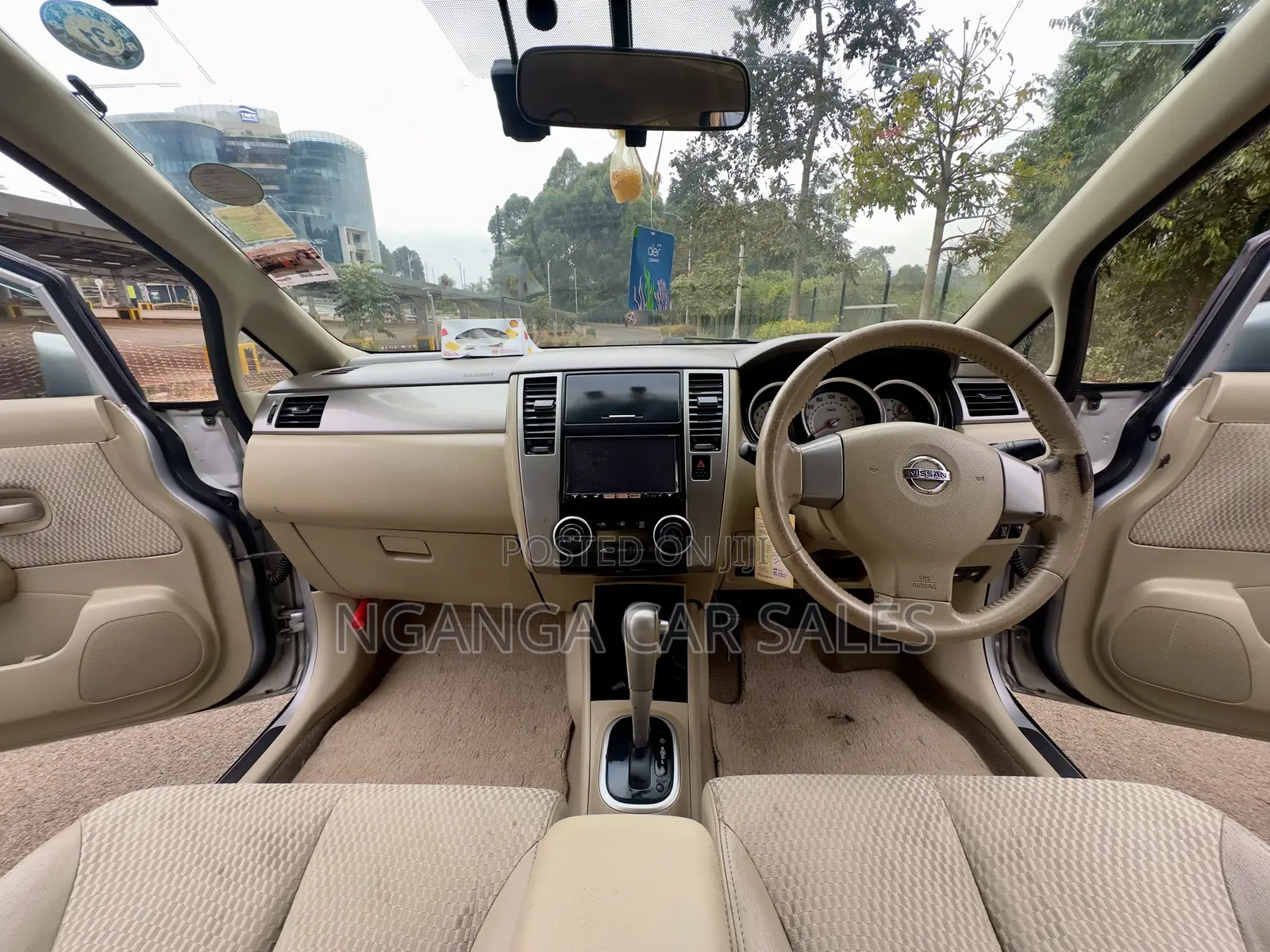 Nissan Tiida 2012 Silver