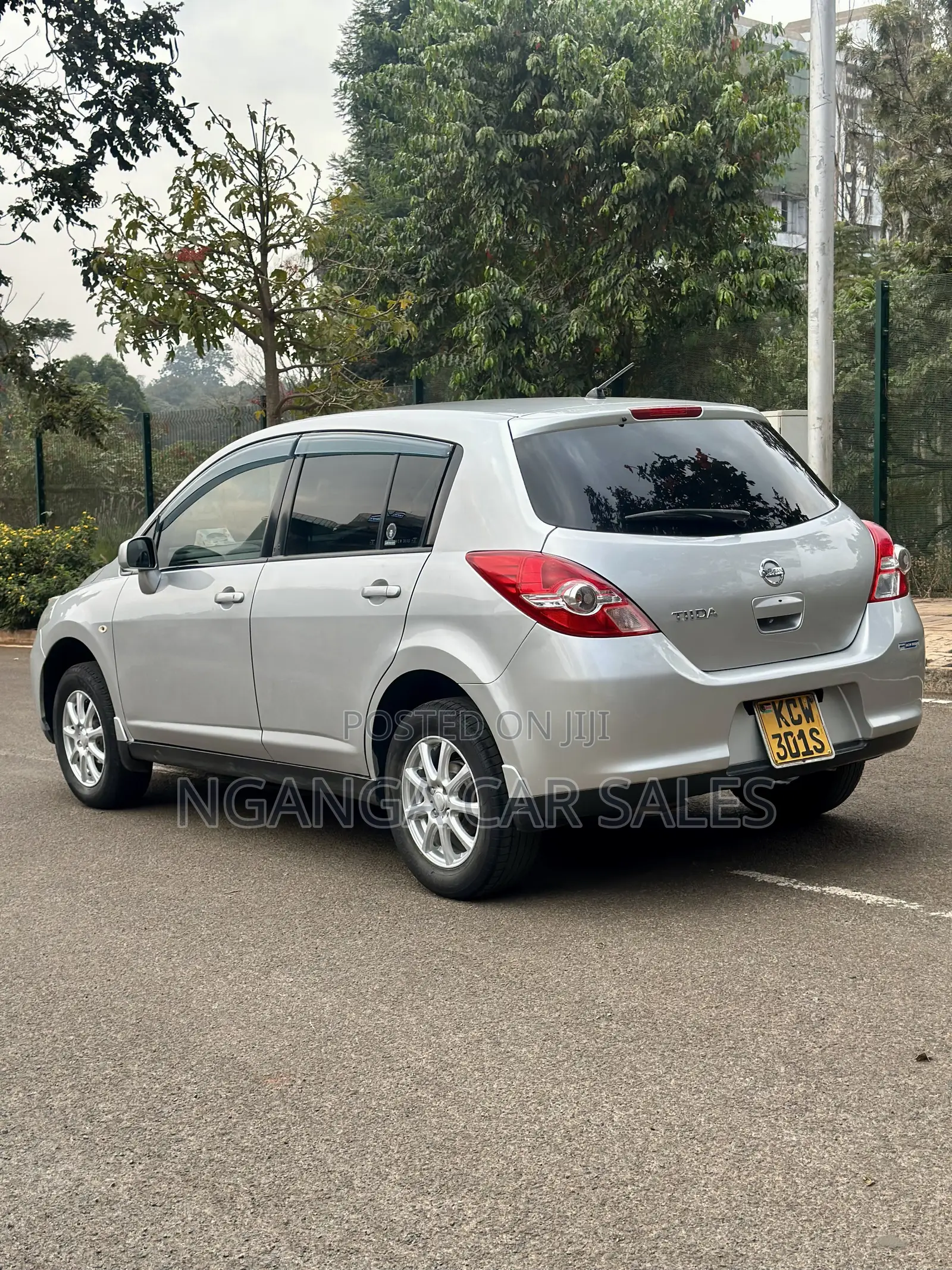 Nissan Tiida 2012 Silver