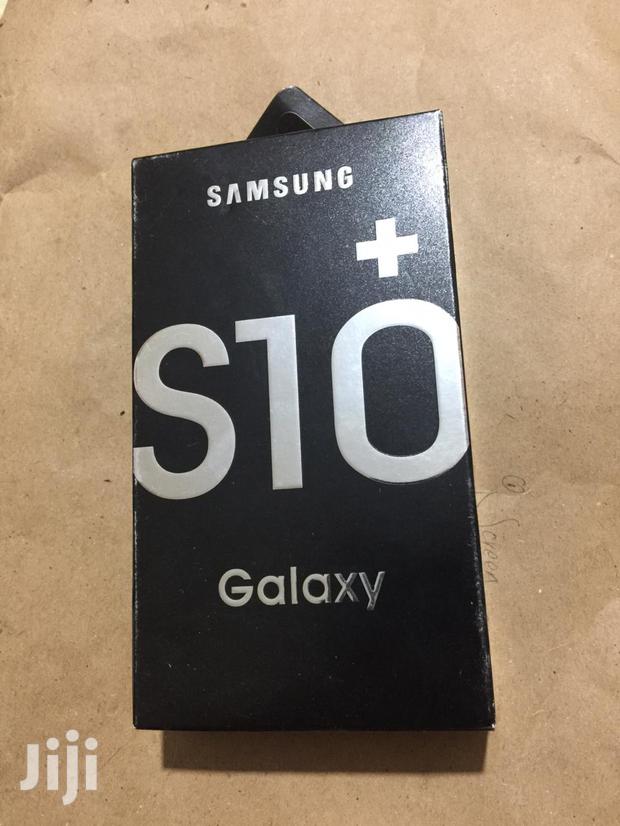 Samsung Fast Charger - main view