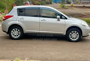 Nissan Tiida 2012 Silver