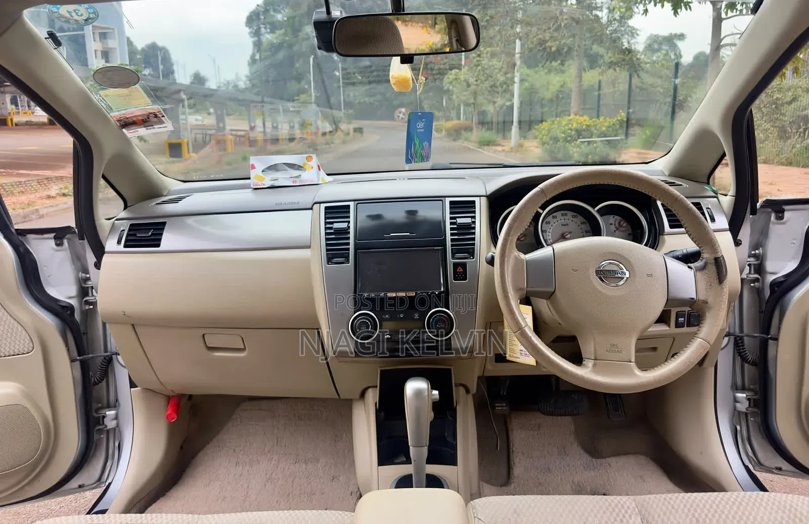 Nissan Tiida 2012 Silver