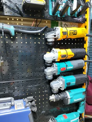 Makita Angle Grinder 840 Watts 240V With Free Disc 1 Year Warranty