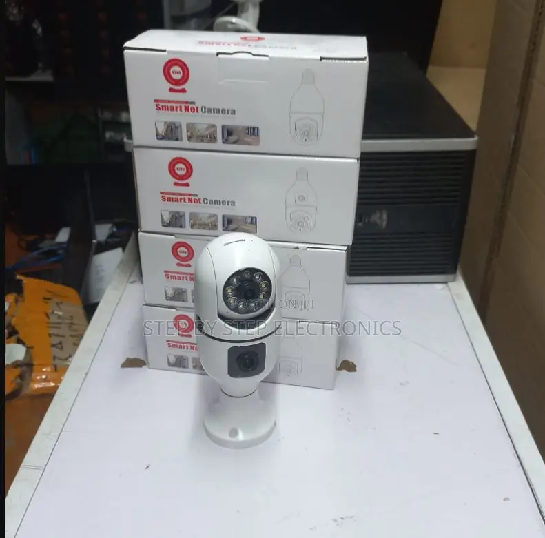 Intelligent Real Time Alerts Dual Lens PTZ WiFi Bulb Camera