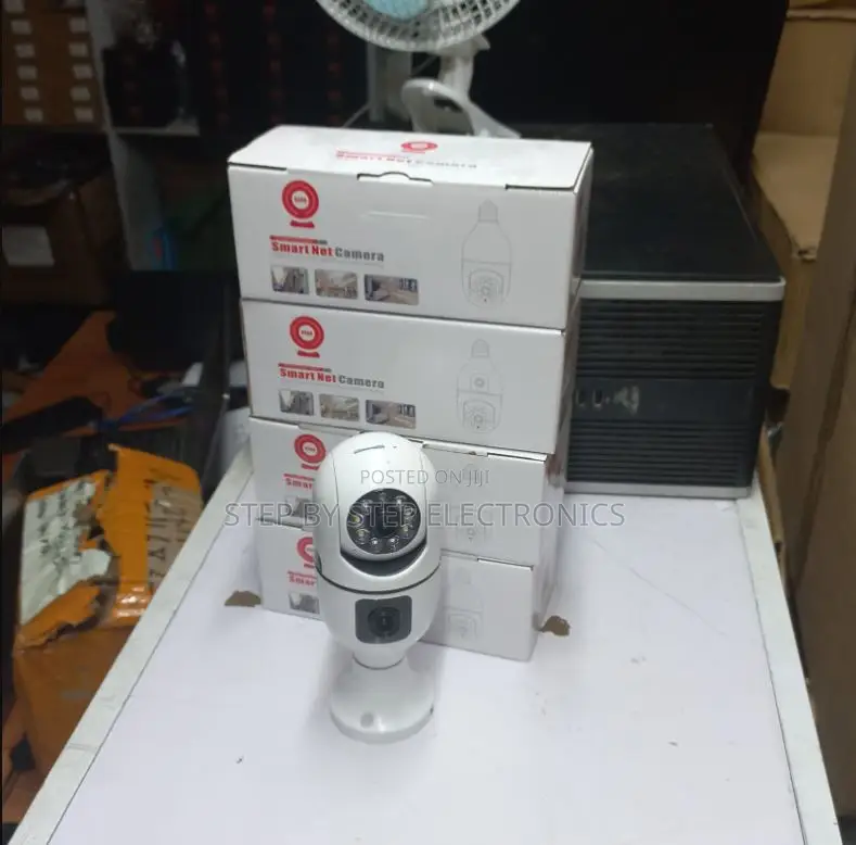 Intelligent Dual View Display Dual Lens PTZ WiFi Bulb Camera