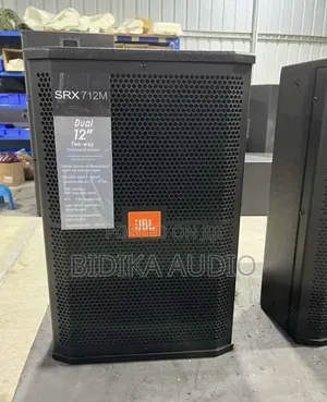 JBL SRX712M Professional Loudspeaker (Dual 12-Inch Two-Way)